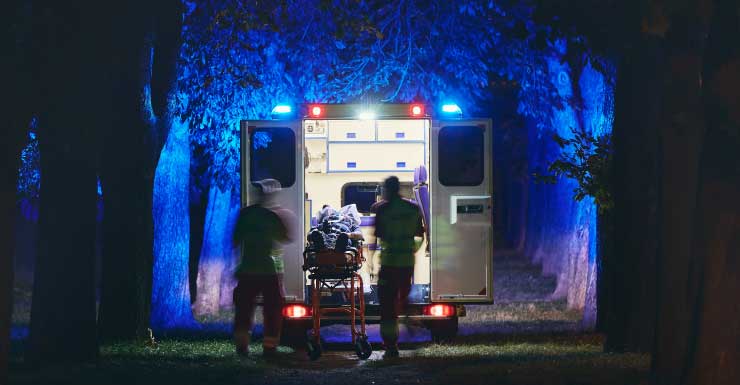 Homem em condição estável após invasor mascarado com rifle entrar em casa em Springfield