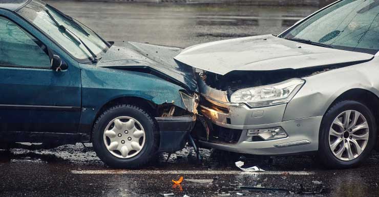 Homem fala após vídeo mostrar pneu atingindo para-brisa de seu carro na Turnpike