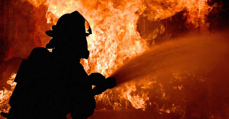 Incêndio atinge fábrica de papel higiênico em Sanford