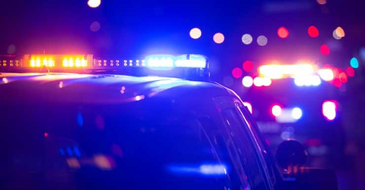 Mãe de Homestead é acusada de agredir filha com cinto e ameaçar “cortar suas mãos”