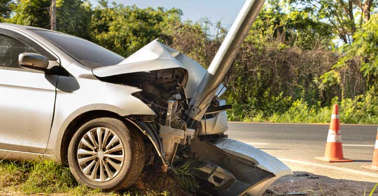 Motorista morre após colidir com poste em Seminole County, dizem patrulheiros