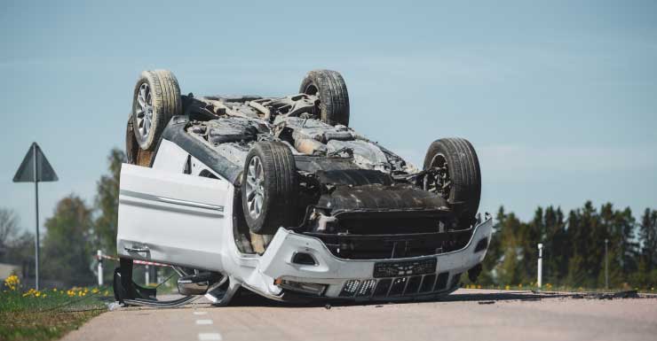 Passageiro de Ocala morre após ser ejetado em capotamento
