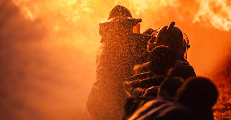 Resgate em Weeki Wachee Incêndio em residência e explosões ferem 3 pessoas, incluindo um delegado de Hernando
