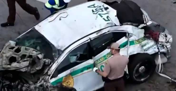 Viatura da MDSO capota e interdita trecho da NW 22nd Ave. em Miami-Dade; delegado está estável