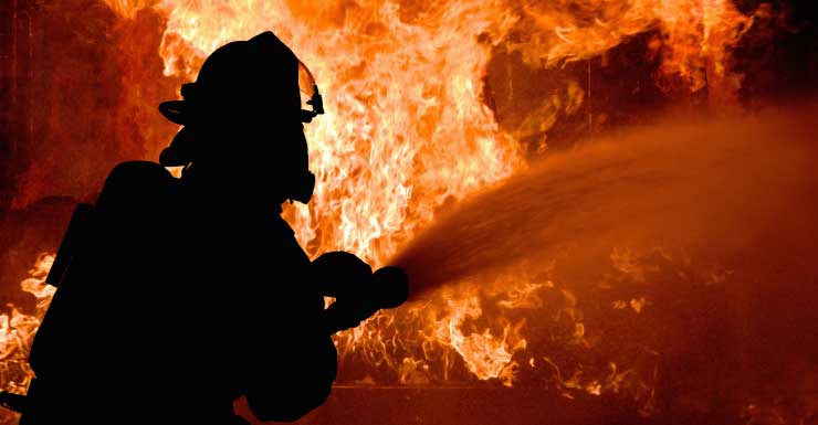 1 pessoa hospitalizada, 2 gatos resgatados em incêndio em New Smyrna Beach.