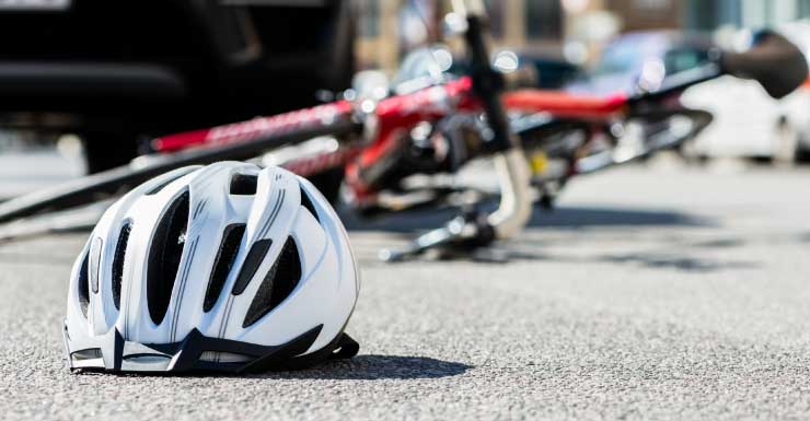 Ciclista fica gravemente ferido após colisão com caminhonete no Condado de Santa Rosa