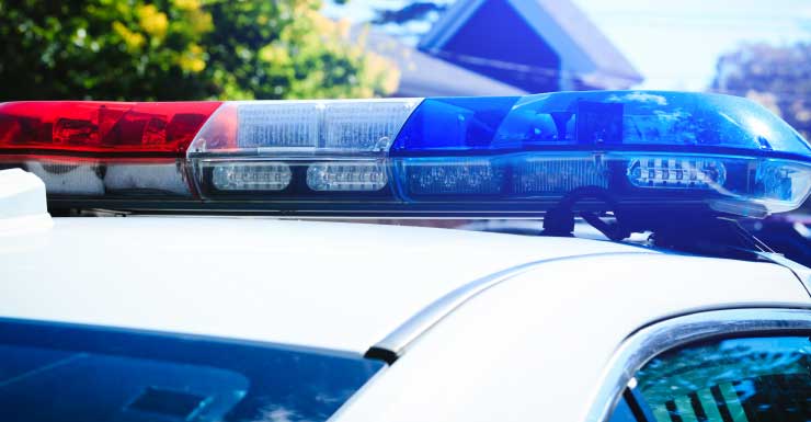 Ciclista morre após ser atropelado em acidente com fuga em Lake Worth; autoridades buscam motorista