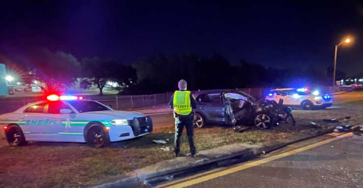 Duas mulheres morrem em colisão frontal em Lakeland após motorista perder controle do carro, diz PCSO