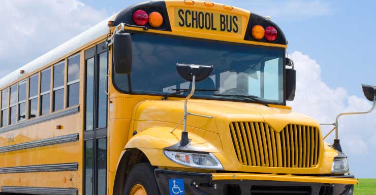 Homem de Punta Gorda acusado de colidir com ônibus escolar sob efeito de narcóticos