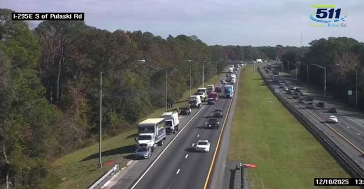 Homem parado na lateral da I-295 perto da Pulaski Road morre após colisão com SUV