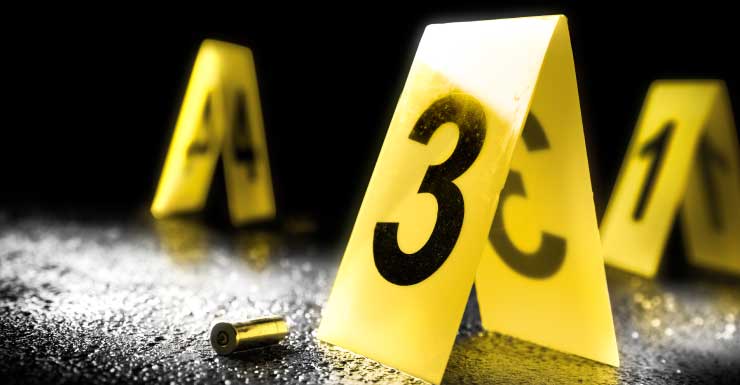 Homem sinaliza para policiais após ser baleado várias vezes em Fort Lauderdale