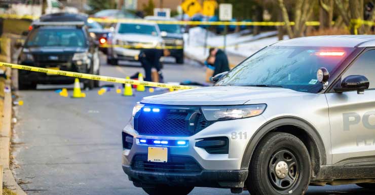 Invasor é baleado após forçar entrada em casa em DeLand, dizem policiais