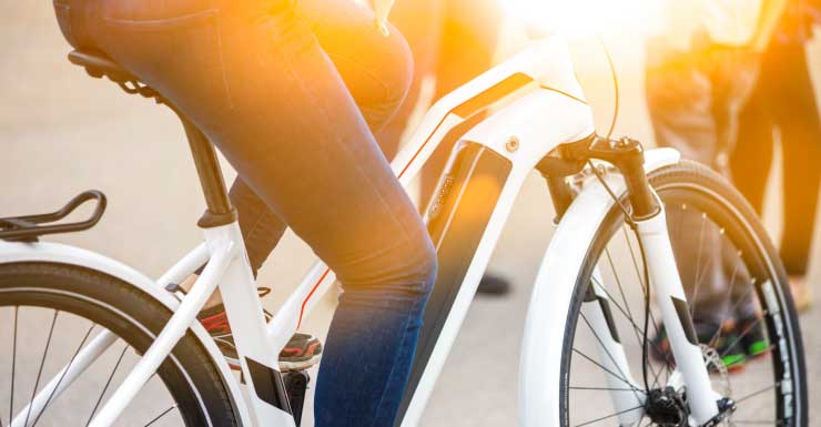 Mulher morre após acidente com bicicleta elétrica em St. Pete, diz polícia