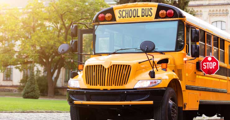 Ônibus escolar do Condado de Union se envolve em acidente com 46 crianças a bordo; não há feridos.