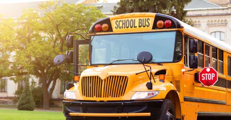 Ônibus escolar envolvido em acidente perto da Charlotte High School