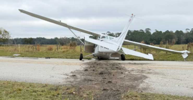 Pequeno avião faz pouso forçado em estrada em DeLand; 2 ficam feridos, dizem autoridades