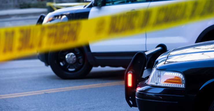 Policiais atiram em homem que afirmou ter “espingarda” e se barricou em casa após ameaçar matar a mãe, diz JSO