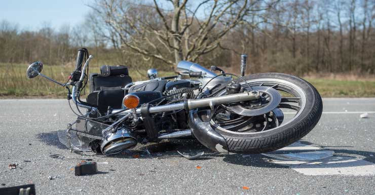 Suspeito com mandados ativos em Polk County morre após acidente com motocicleta roubada PCSO