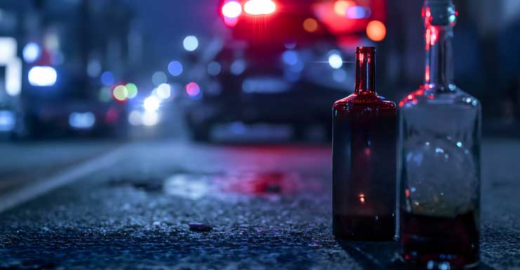 Suspeito de dirigir embriagado é acusado de atingir 191 kmh antes de colidir com placa de trânsito em Cape Coral