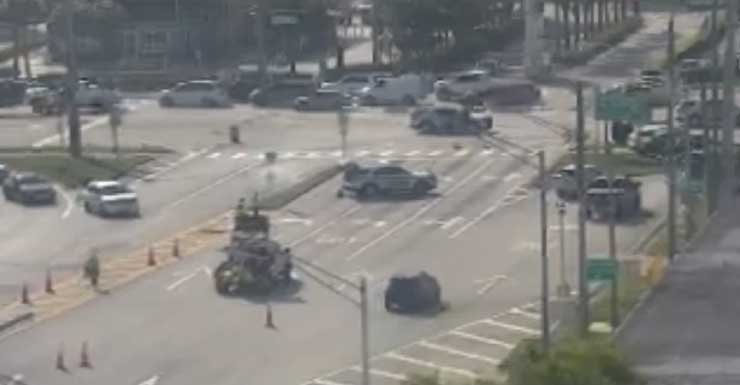 Virada ilegal no semáforo vermelho provoca acidente fatal em movimentado cruzamento de Okeechobee Blvd, dizem policiais