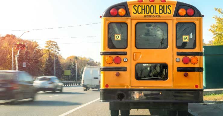 ALERTA DE TRÂNSITO Acidente com ônibus escolar próximo à Jolly Bay Road na 331