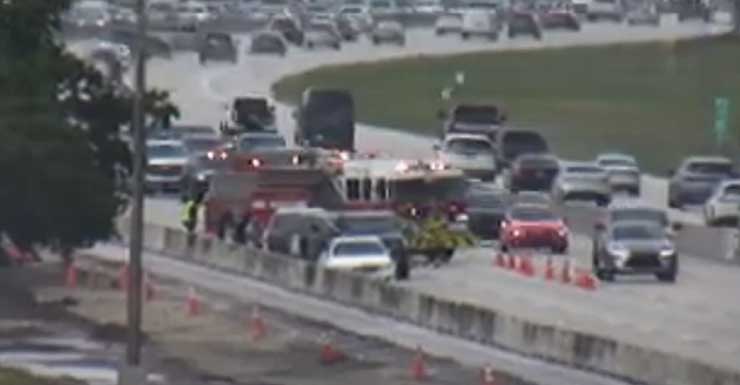 Acidente na pista sul da Turnpike da Flórida reduz tráfego a uma faixa em Delray Beach e causa atrasos