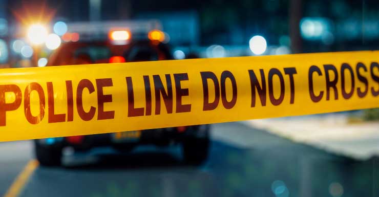 Adolescente é fatalmente baleado e mulher é atingida de raspão em casa de Tamarac; atirador alega legítima defesa