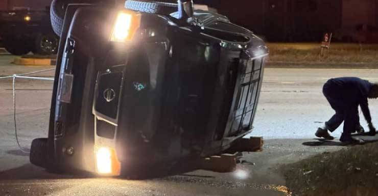 Capotamento durante a madrugada no Lakeshore Mall