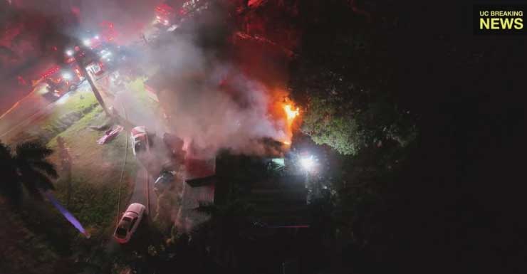 Incêndio em casa em Naples envia uma pessoa ao hospital; e-bike é suspeita de causar fogo