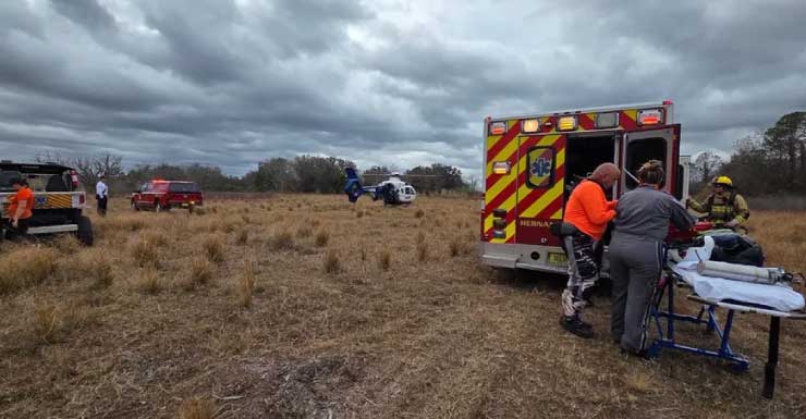Piloto de moto de trilha é hospitalizado após grave acidente em Brooksville, diz HCFR