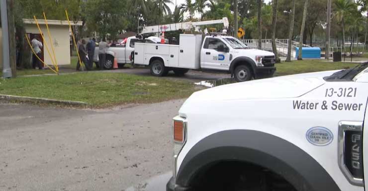 Trabalhador fica ferido após cair em buraco em estação elevatória em North Miami Beach