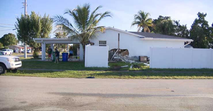 Vazamento de gás é registrado após veículo colidir com residência em Margate