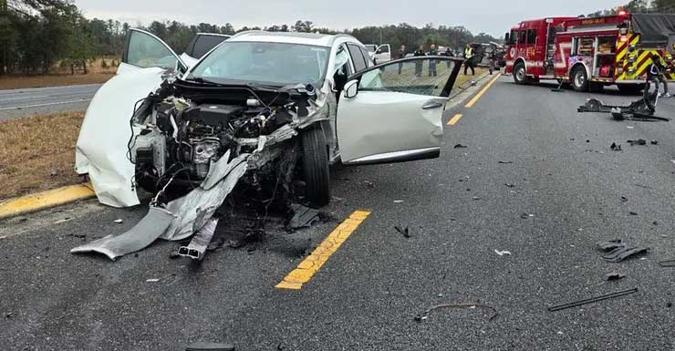 Acidente com capotamento em Brooksville na US 41 deixa policial e motorista hospitalizados, diz Florida Highway Patrol