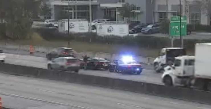 Acidente na pista norte da Turnpike em West Palm Beach causa atrasos no trânsito