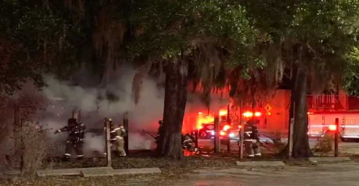 Bombeiros de Gainesville controlam incêndio em prédio; nenhum ferido relatado