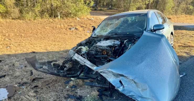 Cinco pessoas são levadas ao hospital após acidente envolvendo três veículos na U.S. 41 em Hernando County