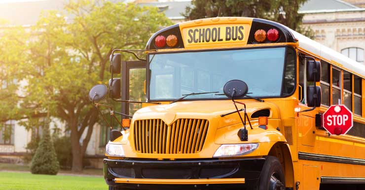 Duas pessoas hospitalizadas após acidente envolvendo ônibus escolar em Royal Palm Beach