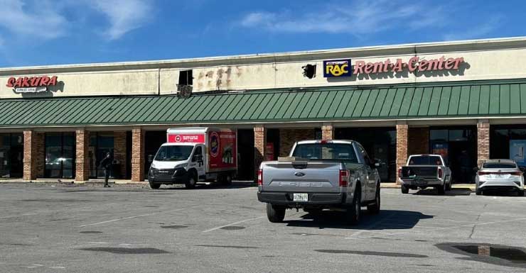 Incêndio em shopping de Fort Walton Beach destrói Rent-A-Center e danifica lojas próximas