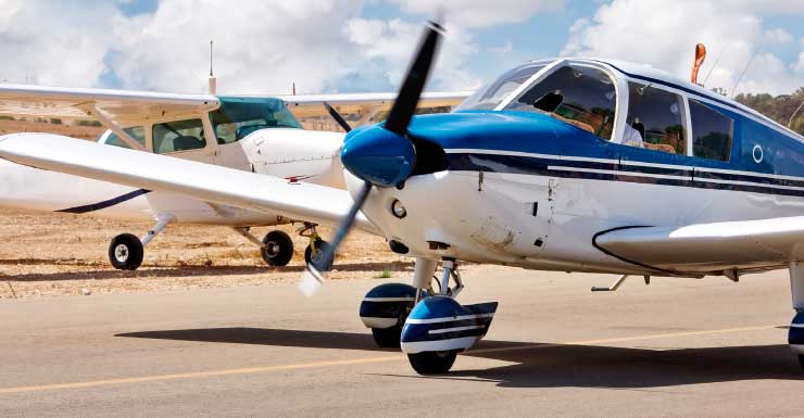 Avião com 5 passageiros cai em North Captiva; ninguém fica ferido