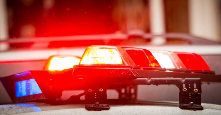 Disputa entre vizinhos em Homestead termina em ataque com facão e bloco de concreto, diz polícia