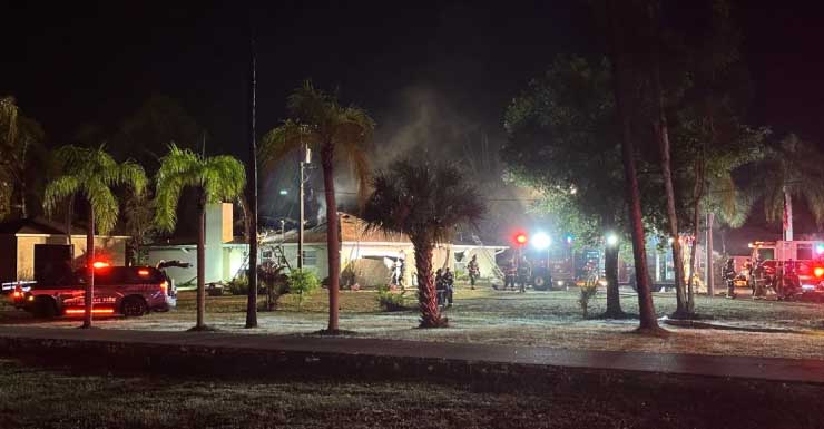 Incêndio em residência no Condado de Lee mobiliza grande equipe de combate às chamas