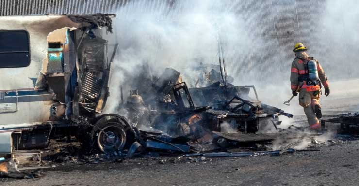 Incêndio em trailer causa congestionamento na I-75 em Columbia County