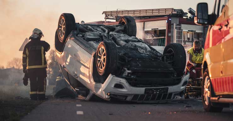 Três pessoas são levadas ao hospital após acidente com capotamento em The Villages