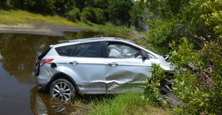 5 crianças hospitalizadas após motorista perder controle ao “se exibir” em acidente no Condado de Highlands, diz FHP