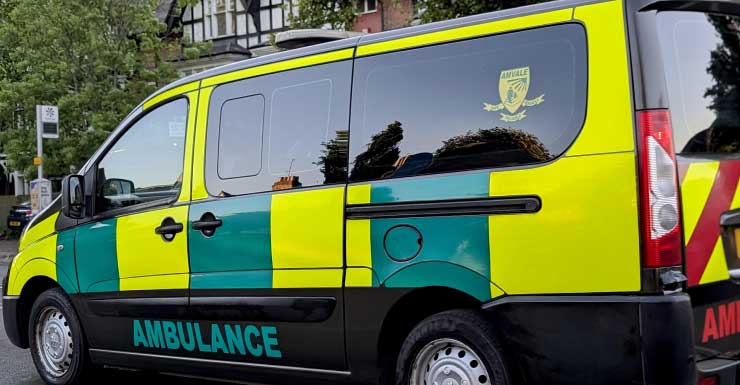 Ambulância se envolve em acidente na Colonial Boulevard, em Fort Myers