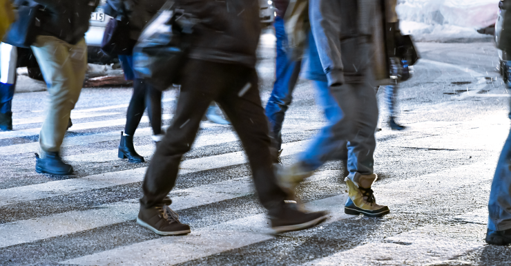 Mulher que carregava bebê morre após ser atropelada na SR-46 no Condado de Seminole, diz FHP