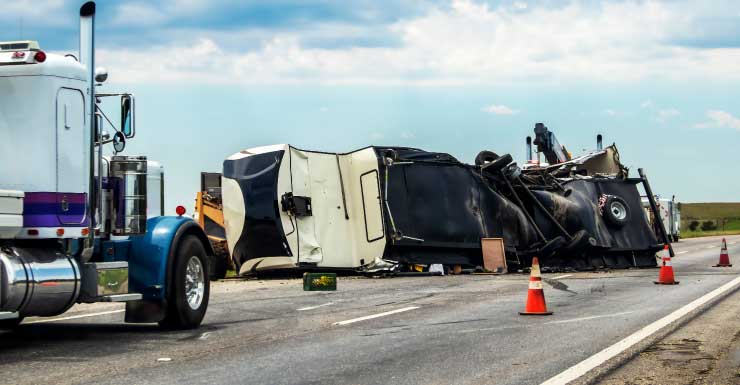 Três pessoas ficam feridas após colisão frontal na Meadow Rd em Lehigh Acres
