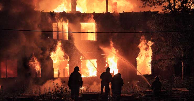 Vários gatos e um cachorro são resgatados de incêndio em residência no Condado de Hardee, diz HCFR