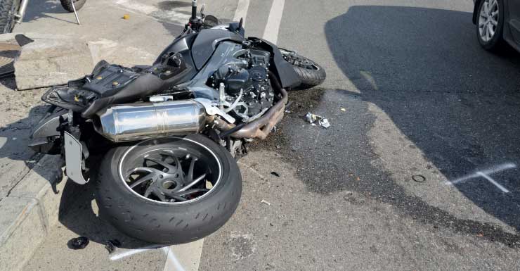 1 morto após colisão envolvendo caminhonete e motocicleta em Port Charlotte