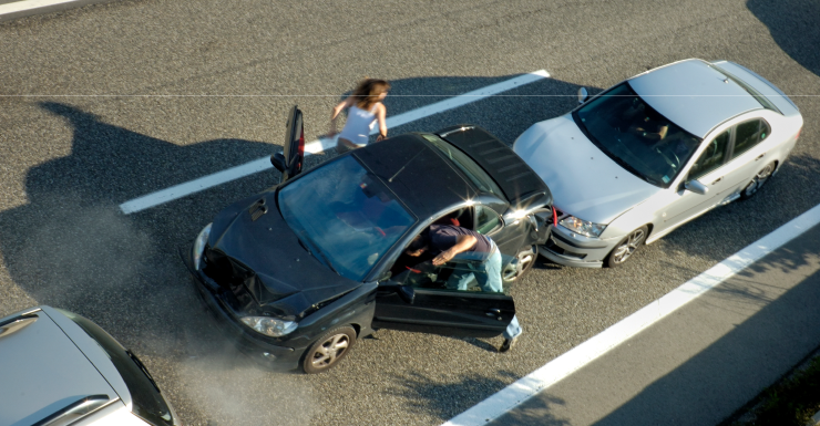 Acidente com 3 veículos em Miami Gardens leva motorista grávida ao hospital